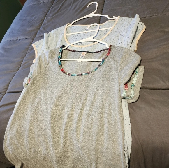 2 Lularoe Tops - Picture 6 of 8